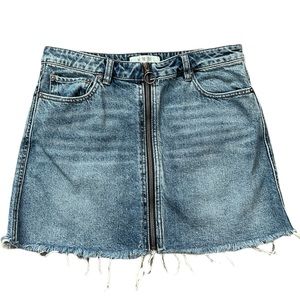 We The Free Zip Front Raw Hem Mini Denim Skirt Size 29